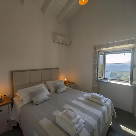 Casa vacanze Villa Mit Drei Schlafzimmern Und Atemberaubendem Meerblick Corfu (city)